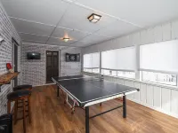 Game room, W/D, Full kitchen, Fire pit, Dog friendly, BBQ, steps to Deep Creek Hotels in McHenry