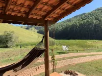 Very charme and comfort in the rock, in the paradise of Cunha.