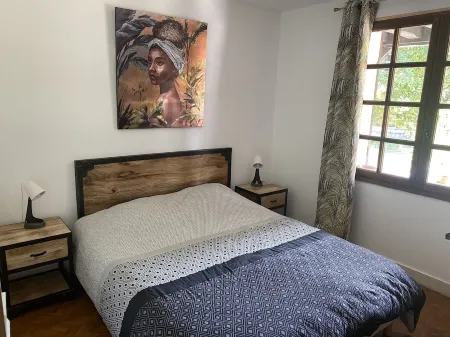 House in gujan la hume Отели рядом с достопримечательностью «Aqualand Bassin d Arcachon»