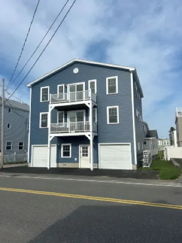 10 Second Walk to Beach: Rare Atlantic Ave Pet Friendly Oceanview Condo