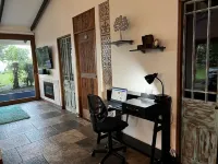 Hot springs 1 mile. Amazing views.Arenal Volcano 23.8 miles . Luxury and comfort