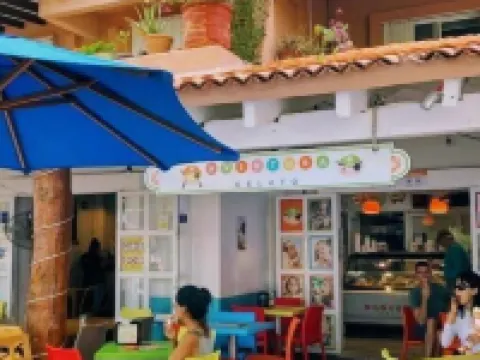 Spacious Private Villa with Pool Backing to Golf Course Beach Only Minutes Away Hotels in Puerto Aventuras