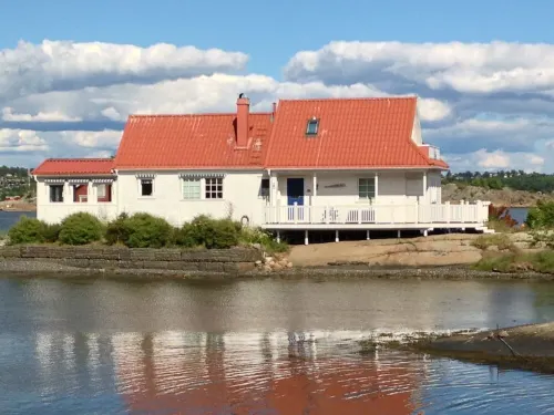 Exclusive Fjord Retreat on Private Island w/ Pier & Modern Comfort Hotels in Sandefjord