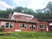 KEUKA LAKE VIEWS AND HIKING
