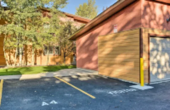 ใกล้สกีและเดินป่า: รีทรีทเชิญชวนในวิคเตอร์!