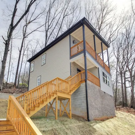 6 Mi to Chattanooga: Home w/ Balcony & Dtwn Views!