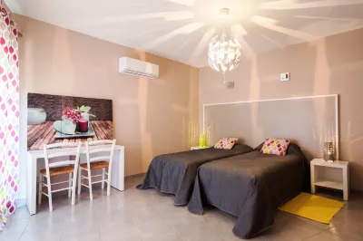 Logis Hotel Restaurant l' Auberge Cigaloise فنادق في Brissac