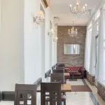 The Royal Hotel Отели в г. Ватерлоо
