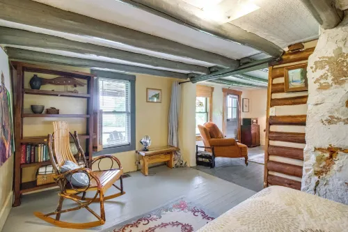 Ozark Crossroads: Historic Calico Rock Cabin - 3 étoiles