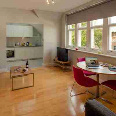 Premier Suites Reading Rooms