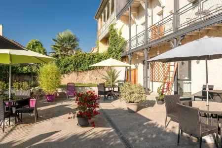 Hôtel le Loft Отели в г. Эстамп