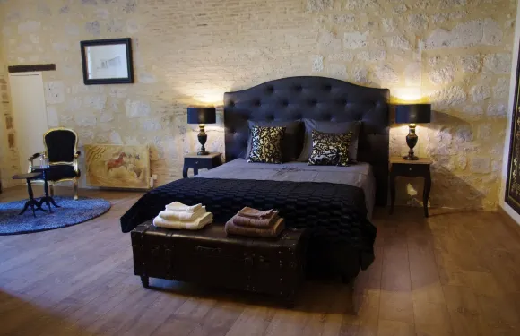 波尼亞谷斯城堡酒店