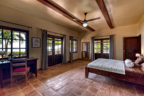 La Veranera Guest House - Homestays