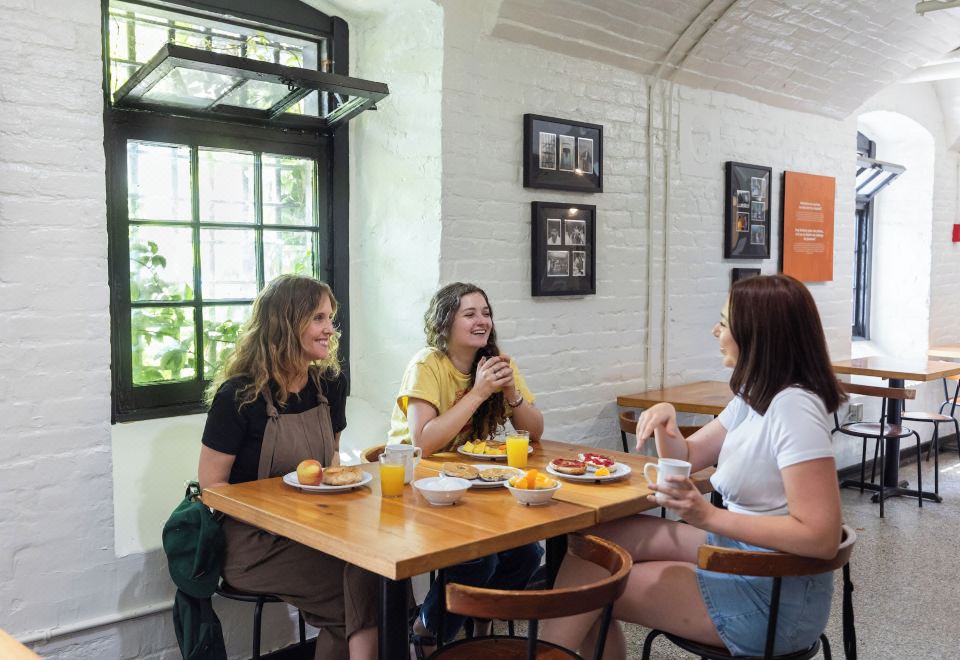 하이- 오타와 제일 호스텔의 독특한 내부 이미지