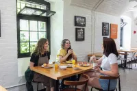 Saintlo Ottawa Jail Hostel - breakfast