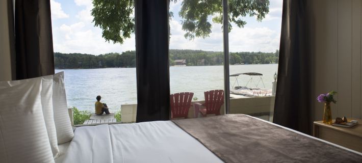 Delton Oaks Resort Hotels in Sauk County