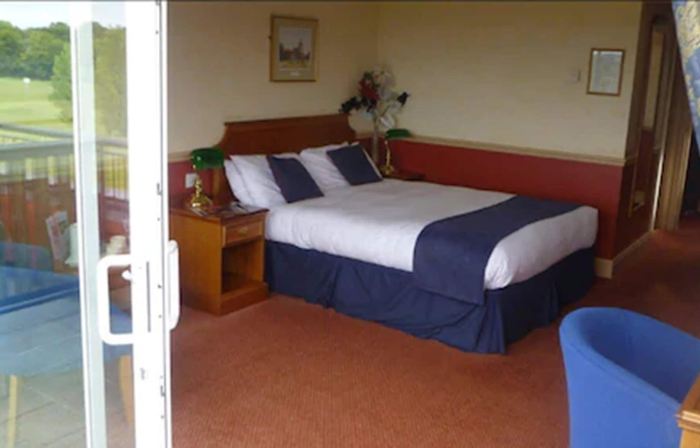 London Beach Country Hotel & Golf Club