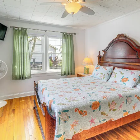 Walkable Beach Retreat on Chesapeake Bay!
