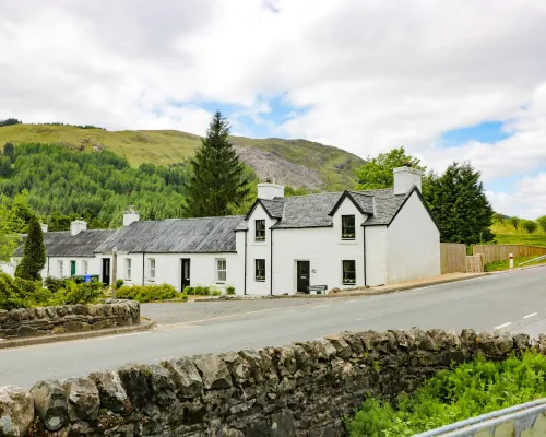 Alma Cottage Hotels in Crianlarich