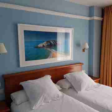 Hotel Faro de San Vicente Rooms