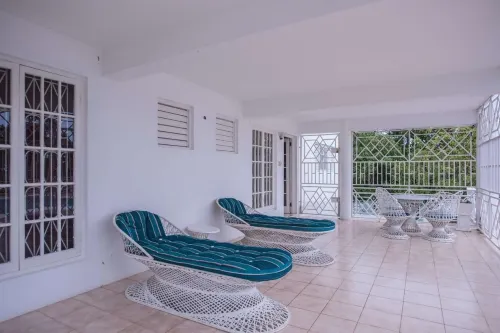 Lawrence Pool House - Homestays
