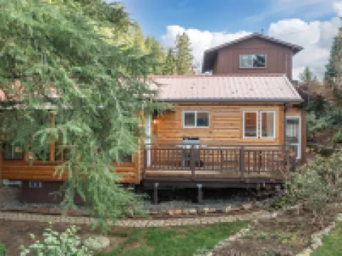 Koi Story Cabin Hotels in Maple Valley