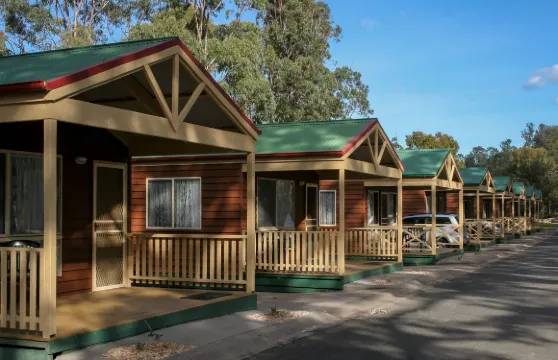 費安斯湖假日公園