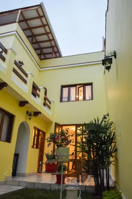 Lima White House - Hostel Отели в г. 