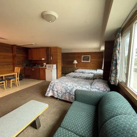 Raccoon Lodge Motel