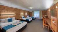 James Street Motor Inn - Barer