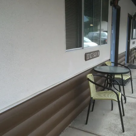 Canyon Alpine Motel