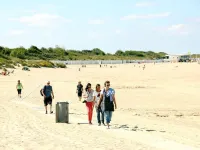 Charmingly decorated chalet Florence 2 near the sea serooskerke Hotels in Serooskerke