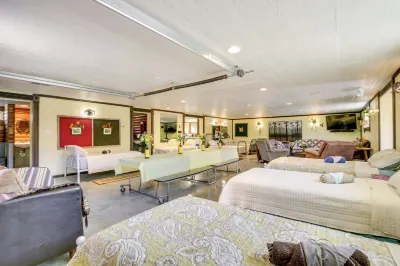 Cameron Nature Retreat Hike, Bike and More! Hotels in 