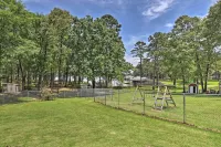 Cozy Lakefront Benton Home ~ 20 Mi to Shreveport! - 3-Star