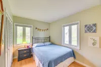Charming Canandaigua Lake House w/ Deck & Views! - Wifi
