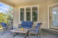 Charming Medford Getaway ~ 4 Miles to Downtown! - صديق للحيوانات الاليفة