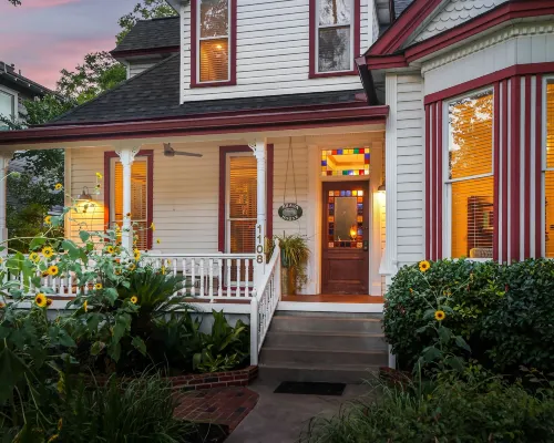 Brava House Bed and Breakfast Hotels near Deep Eddy Park