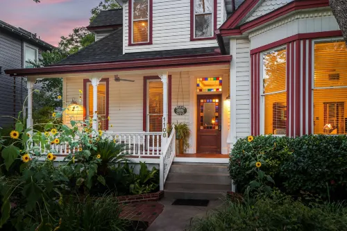 Brava House Bed and Breakfast - Homestays