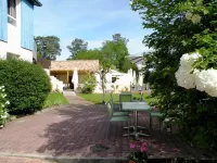 Logis Hôtels - le Pont Bernet - Hotel 2 étoiles et Restaurant Hotels in Macau