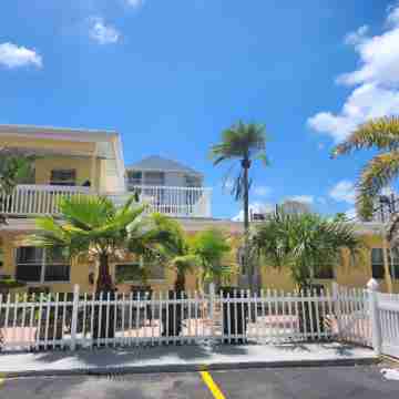 Silver Sands Motel Hotel Exterior