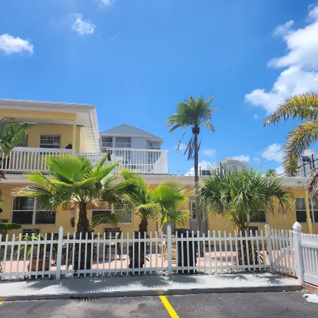 Silver Sands Motel