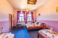 Hrad Vildstejn Hotels in Skalna