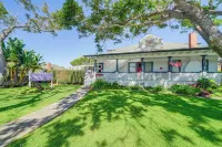 Victorian Carpinteria Apartment < 1 Mi to Beach!