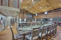 'The Copper Roost': Lake Texoma Escape w/ Hot Tub - Wi-Fi