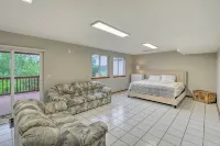 Spacious Kent Home Great for Large Families!