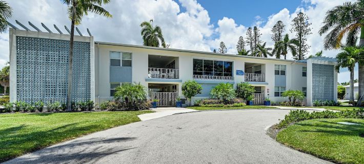 Coastal Downtown Naples Condo - Walk to the Beach! Hotels in Naples
