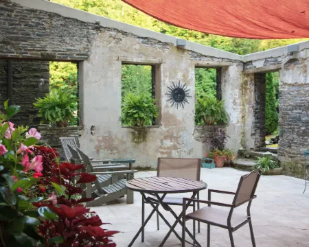 Ledges Hotel Hotels in Wayne County