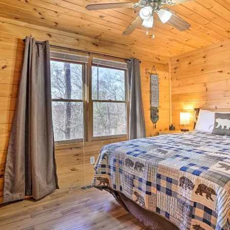 'Serenity Cabin' w/ Furnished Deck