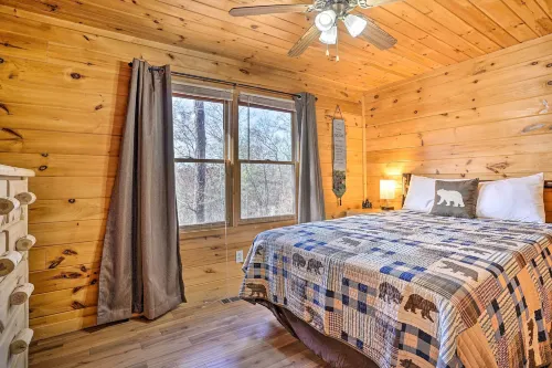 'Serenity Cabin' w/ Furnished Deck - 3-Star