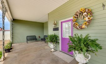 Paris Vacation Rental ~ 15 Mi to Mount Magazine!